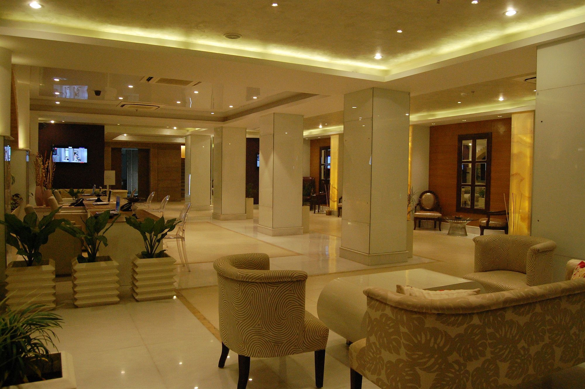 Hotel Levana, Hazratganj Lucknow Zewnętrze zdjęcie